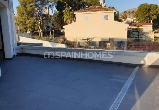 Villas with Sea, City, and Nature Views in Benidorm Alicante 13