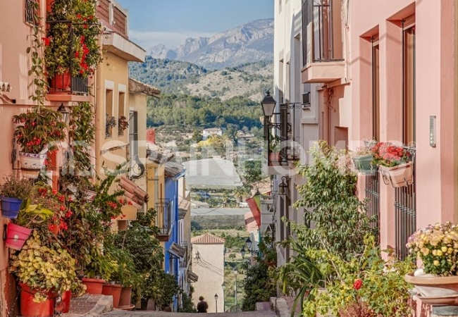 Villas with Sea, City, and Nature Views in Benidorm Alicante 16