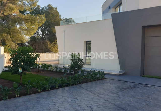 Villas with Sea, City, and Nature Views in Benidorm Alicante 5