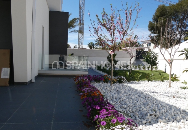 Villas with Sea, City, and Nature Views in Benidorm Alicante 6