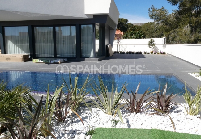 Villas with Sea, City, and Nature Views in Benidorm Alicante 7