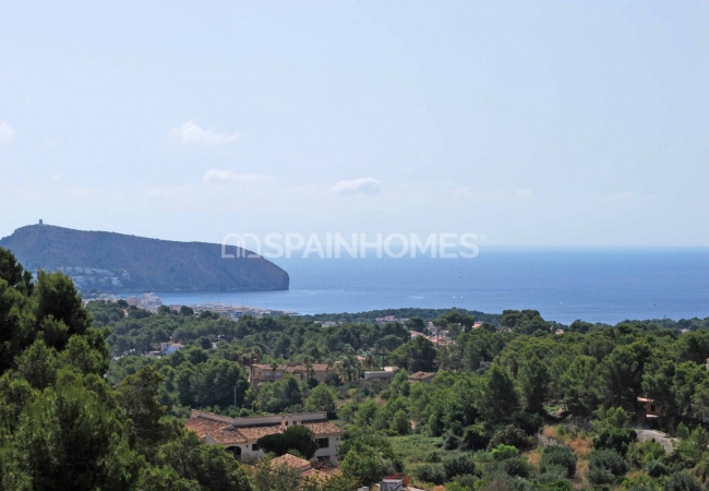 Moraira Alicante'de Deniz ve Doğa Manzaralı 5+1 Villa 4