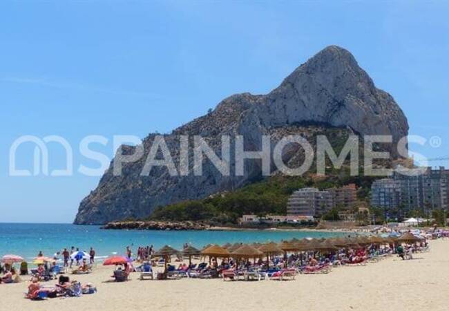 Detached Villa Near the Mediterranean Coast in Calpe 3