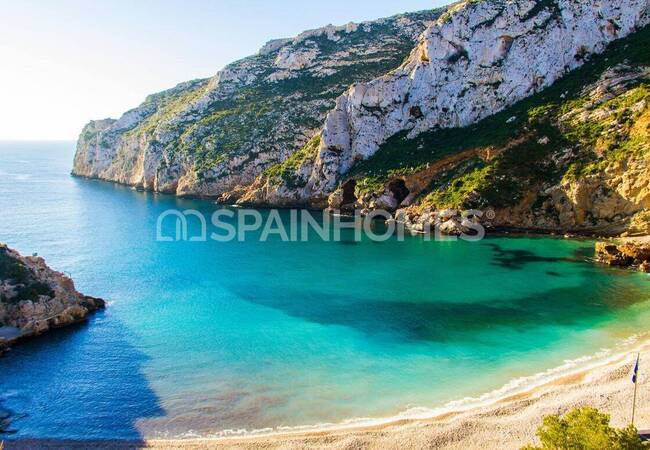 Detached Villa Near the Mediterranean Coast in Calpe 8