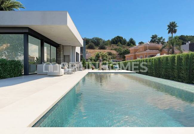 Detached Villa Near the Mediterranean Coast in Calpe 1