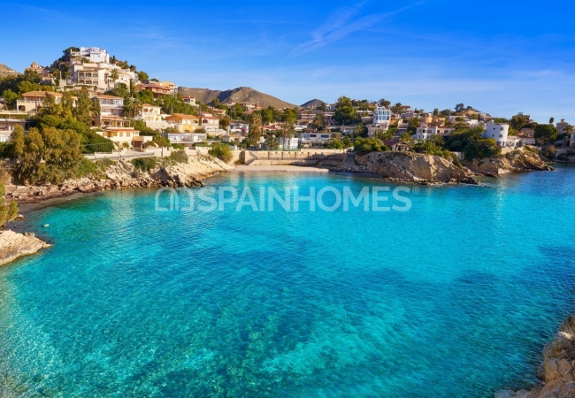 Alicante El Campello'da Sahile Yakın Havuzlu Sitede Geniş Villa 9