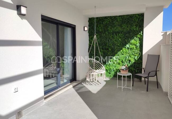 Pilar De La Horadada'da Havuzlu Site İçinde Sıfır Daireler 2