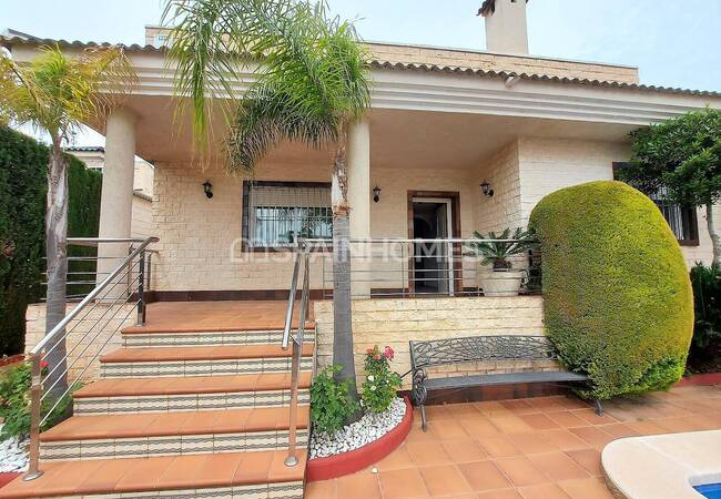 Torre De La Horadada'da Sahile Yakın Müstakil Geniş Villa 4