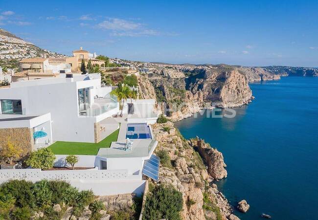 Luxury Villa with Panoramic Sea View in Benitachell Alicante 3