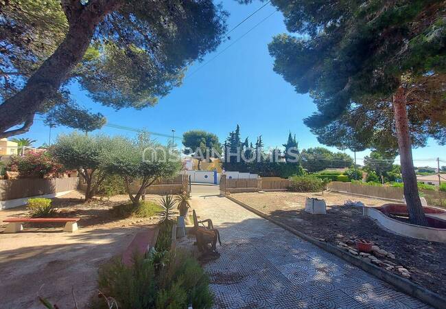 Detached House with 1185 Sqm Plot in Pinar De Campoverde 12