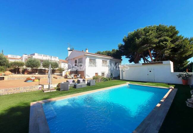 Detached House with 1185 Sqm Plot in Pinar De Campoverde 5