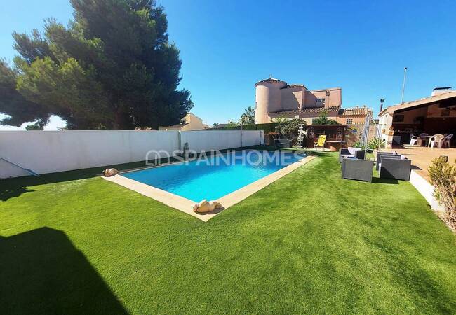 Detached House with 1185 Sqm Plot in Pinar De Campoverde 8