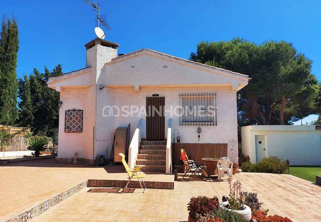 Detached House with 1185 Sqm Plot in Pinar De Campoverde 1