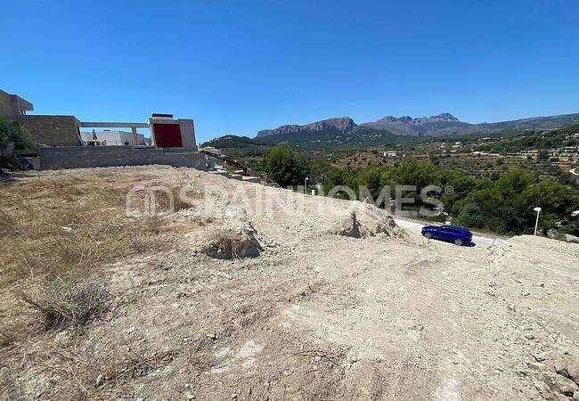 Land with Panoramic Mountain Views 5 Km From the Beach