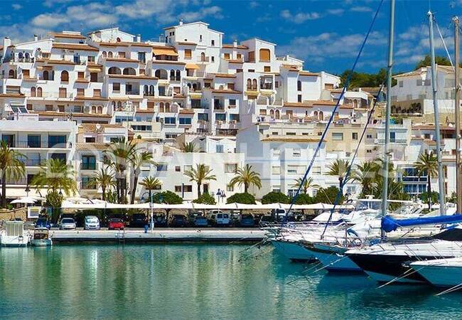 Semi-detached Villas a Prime Location in Alicante Spain 2