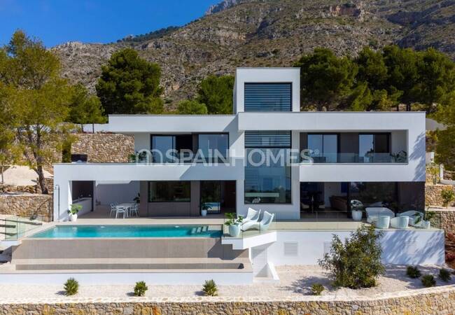 Sea View Villa in Unique Location in Altea Alicante 1