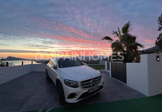 Alicante Altea'da Muhteşem Manzaralı Lüks Villa 9