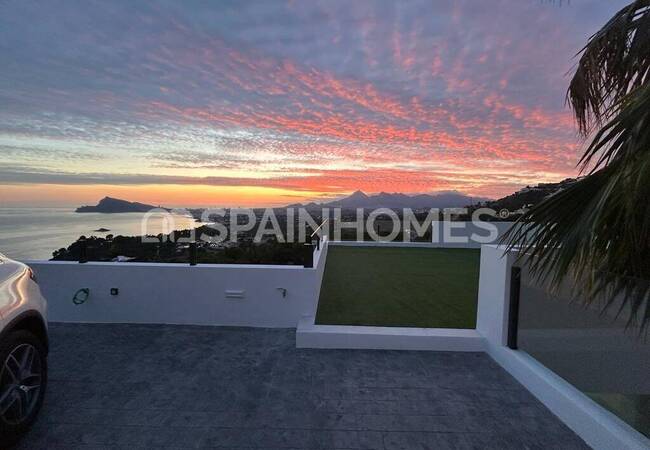 Alicante Altea'da Muhteşem Manzaralı Lüks Villa 10