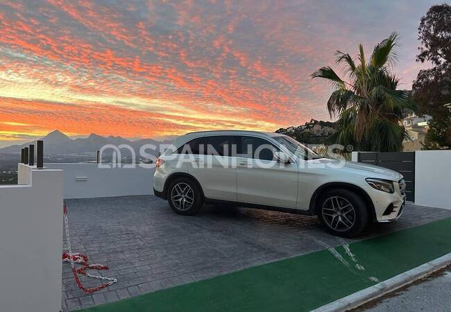 Alicante Altea'da Muhteşem Manzaralı Lüks Villa 11