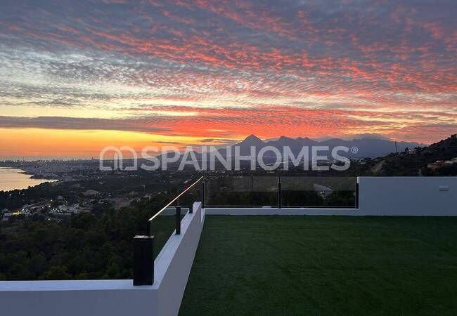 Alicante Altea'da Muhteşem Manzaralı Lüks Villa 12