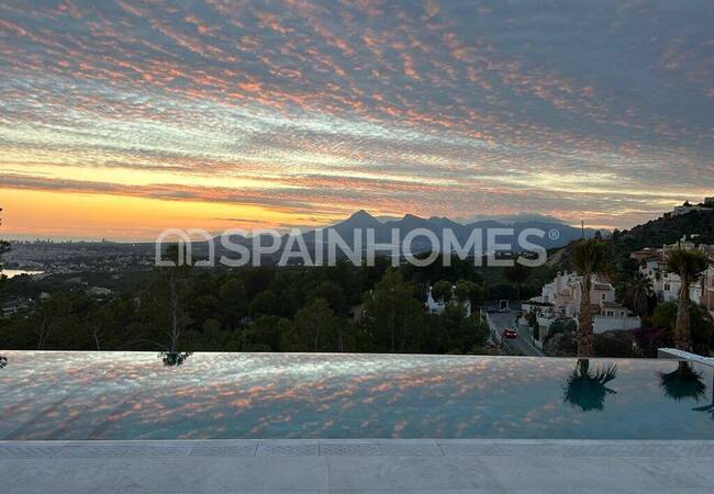 Alicante Altea'da Muhteşem Manzaralı Lüks Villa 14