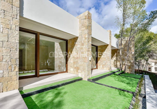 Altea Alicante'de Sahile Yakın Konumda Havuzlu Lüks Villa 10