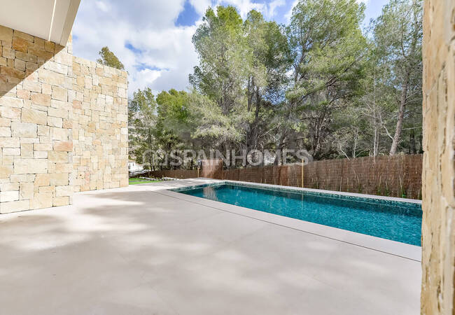 Altea Alicante'de Sahile Yakın Konumda Havuzlu Lüks Villa 4