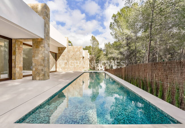 Altea Alicante'de Sahile Yakın Konumda Havuzlu Lüks Villa 7