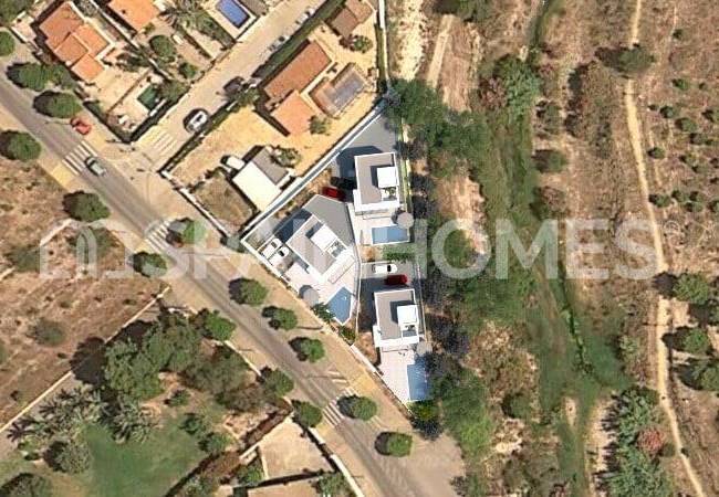 Villajoyosa'da Plaja Yürüme Mesafesinde Satılık Villalar 1