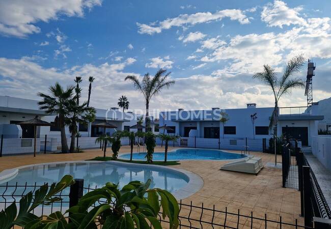 Houses in a Complex with Pool Near the Coast in Alicante 6
