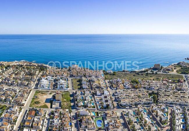 Torrevieja'da Denize Yakın Özel Havuzlu Lüks Villa 13