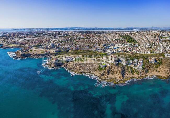 Torrevieja'da Denize Yakın Özel Havuzlu Lüks Villa 9