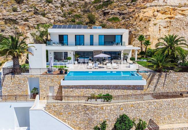 Finestrat Alicante'de Sahile Yakın Konumda Taşınmaya Hazır Villa 2