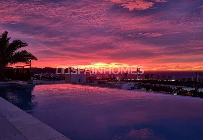 Finestrat Alicante'de Sahile Yakın Konumda Taşınmaya Hazır Villa 11