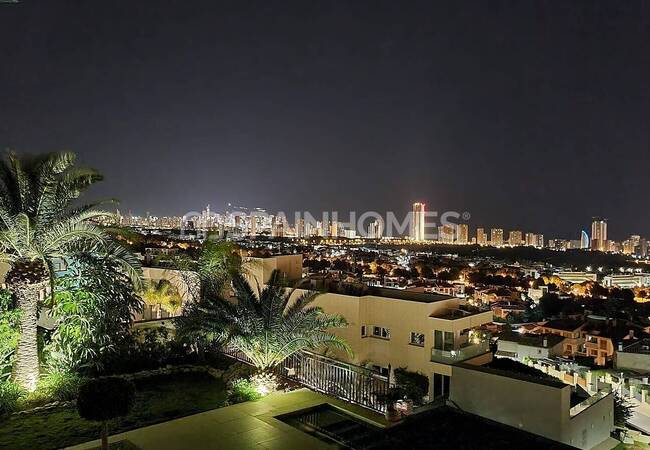 Finestrat Alicante'de Sahile Yakın Konumda Taşınmaya Hazır Villa 12