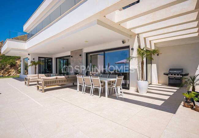 Finestrat Alicante'de Sahile Yakın Konumda Taşınmaya Hazır Villa 7