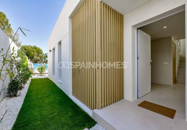 Finestrat'ta Sahile Yakın Bahçeli ve Havuzlu Müstakil Villalar 11