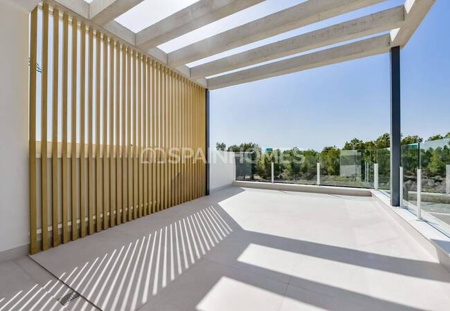 Finestrat'ta Sahile Yakın Bahçeli ve Havuzlu Müstakil Villalar 13