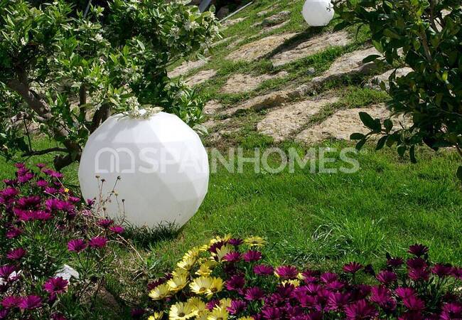 Ready to Move Villa with Stunning Sea and City Views in Benidorm 10