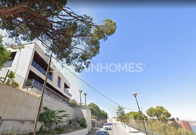 Ready to Move Villa with Stunning Sea and City Views in Benidorm 2