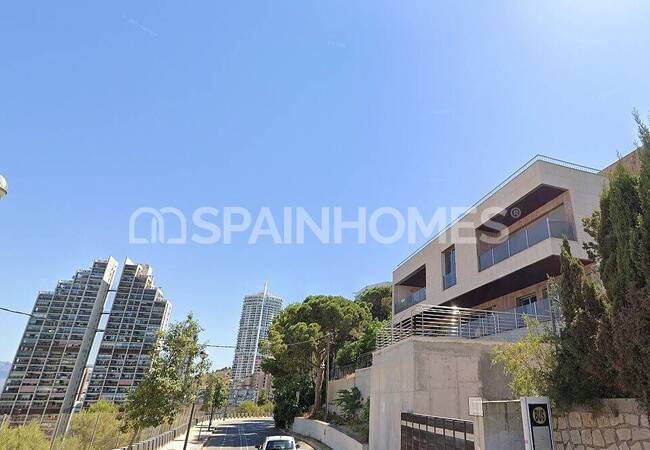 Ready to Move Villa with Stunning Sea and City Views in Benidorm 4