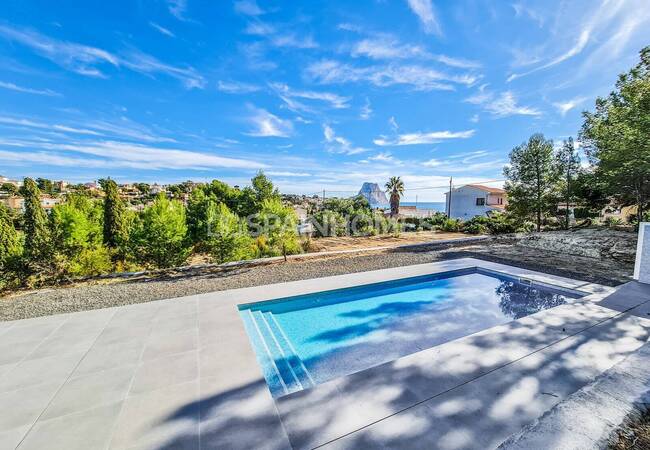 Villa Con Vistas Al Mar Y Gran Parcela En Calpe