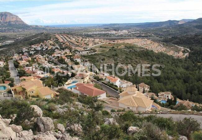 Detached Villa Intertwined with Nature in Pedreguer Alicante 7