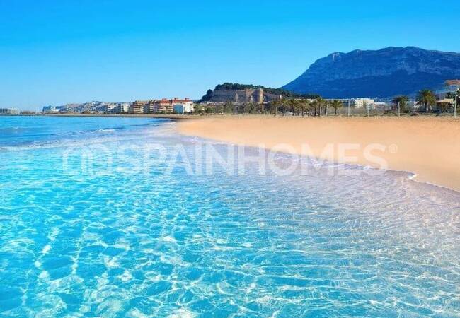 Detached Villa Intertwined with Nature in Pedreguer Alicante 9