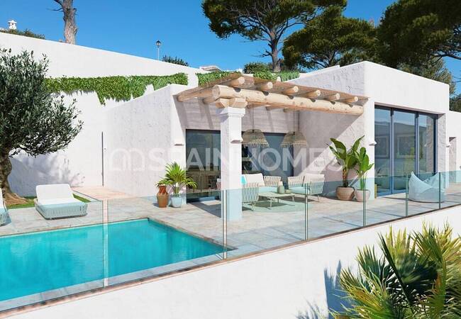 Detached Villa Intertwined with Nature in Pedreguer Alicante