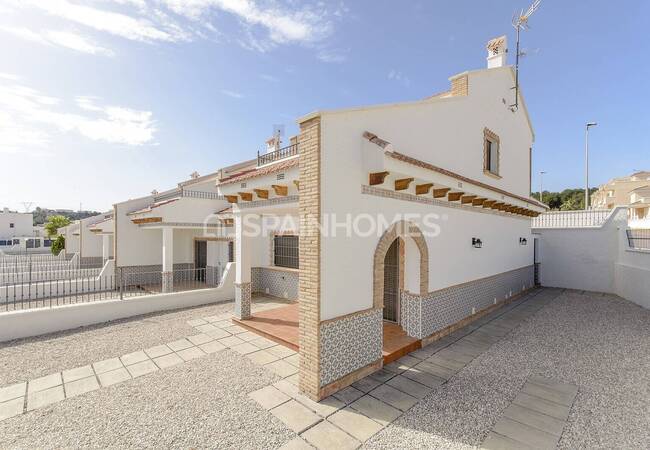 Stylish Properties with Terraces in San Miguel De Salinas