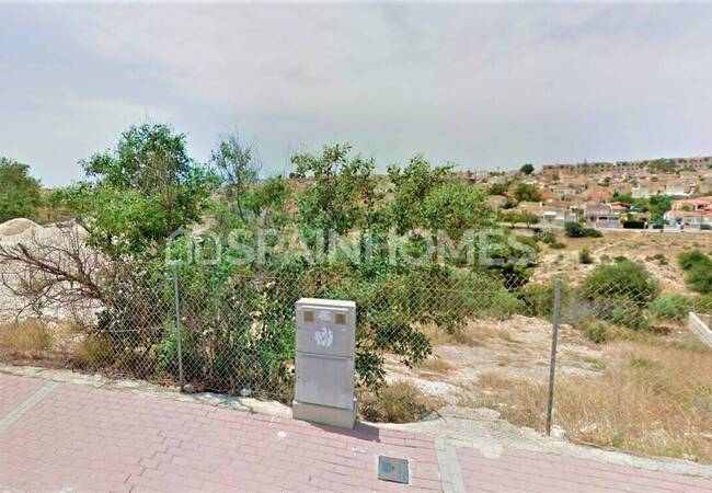 Alicante La Marina'da Sahile Yakın Sakin Bölgede Arsa 2