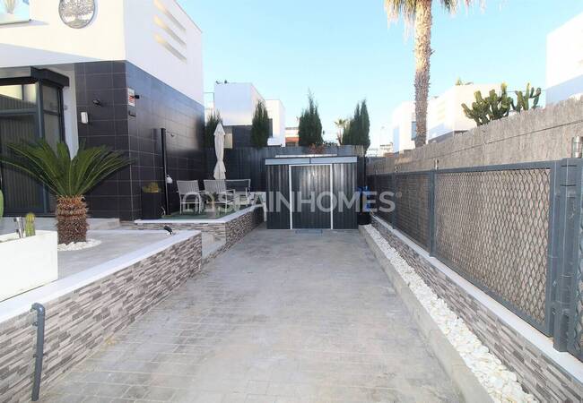 İspanya Algorfa’da Güneşlenme Teraslı ve Otoparklı Modern Ev 2