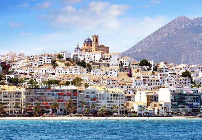 Alicante Altea'da Sahile Yakın Konumda Eşsiz Manzaralı Geniş Arsa 7