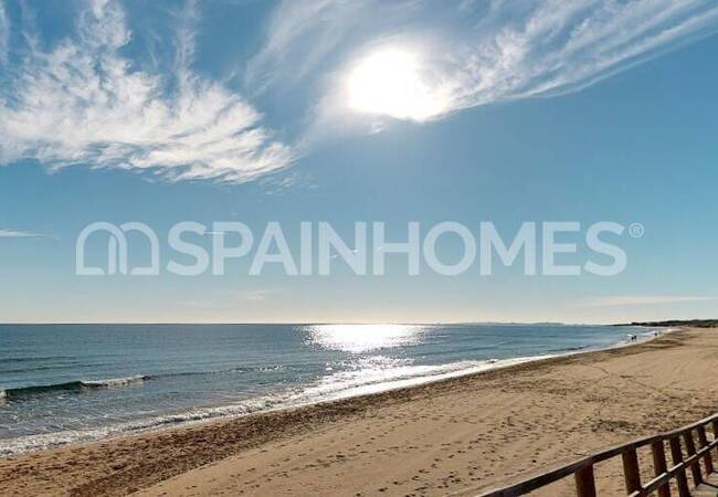 Terrain Près De La Plage Et De L'aéroport À Alicante Espagne 2